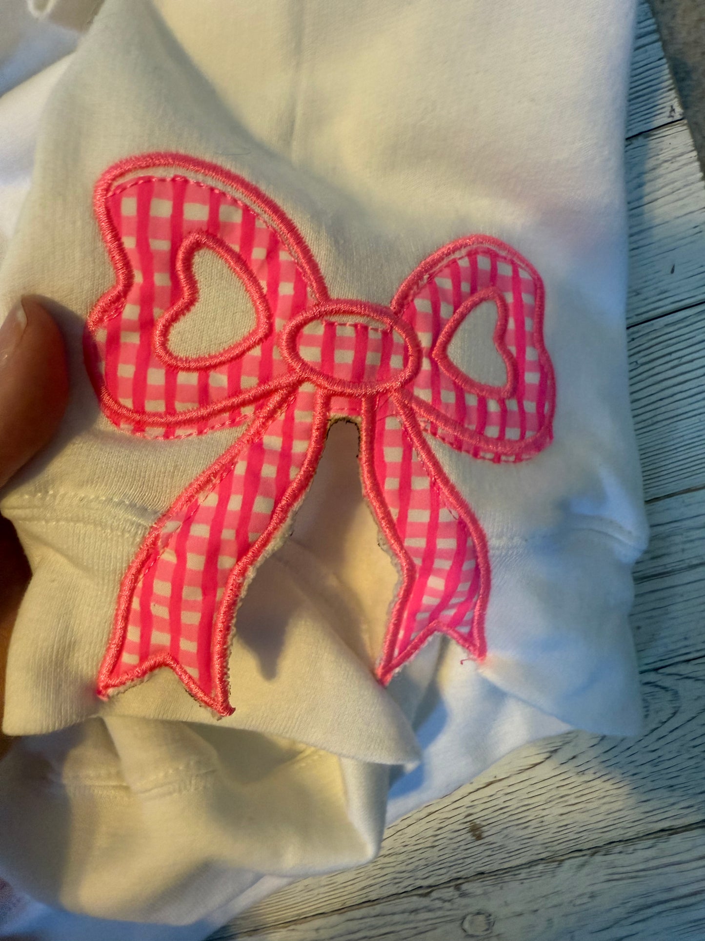 Blemish side bow lilly crewneck medium