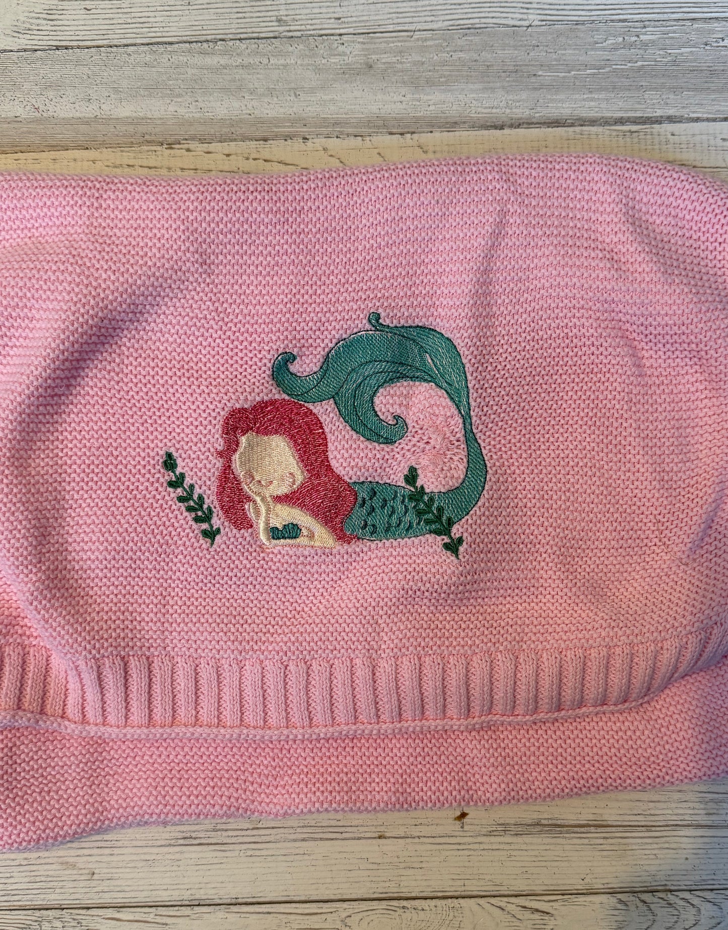 Blemish knit baby blanket
