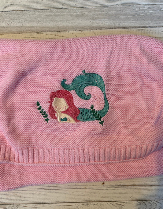 Blemish knit baby blanket